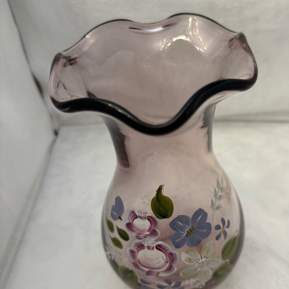 FENTON Teleflora 8" Ruffled Purple Amethyst Glass Vase, Hand
Painted Floral - Picture 2 of 7
